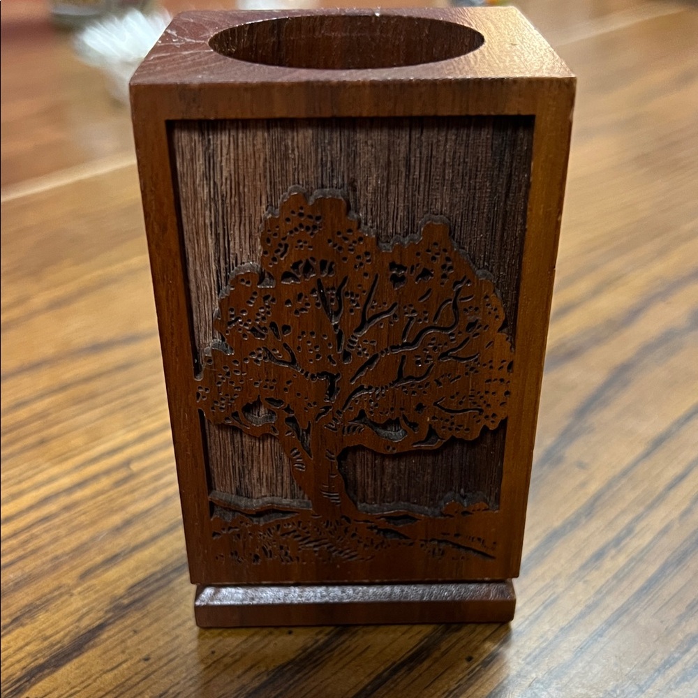 Vintage 1977 Lasercraft solid American walnut single pen/pencil holder